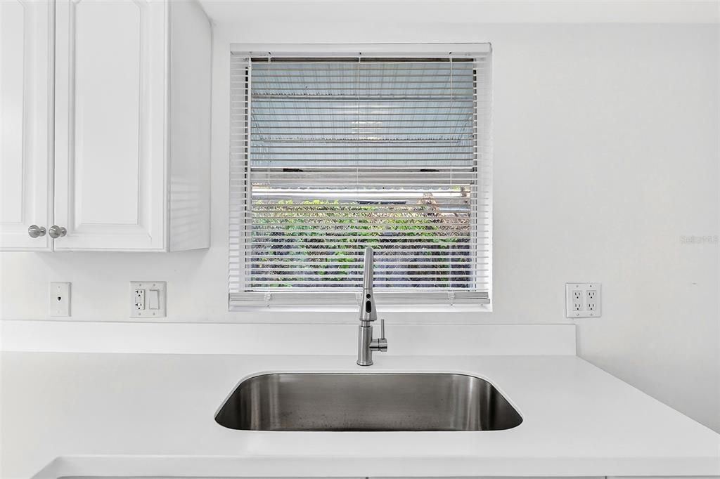 待售: $394,900 (3 贝兹, 1 浴室, 1004 平方英尺)