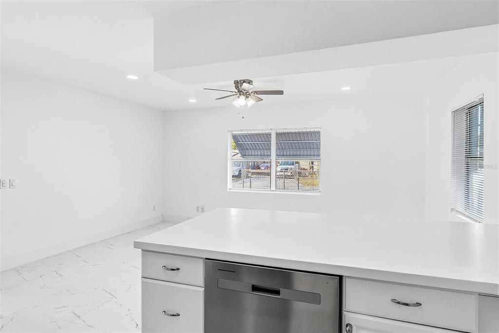 待售: $394,900 (3 贝兹, 1 浴室, 1004 平方英尺)