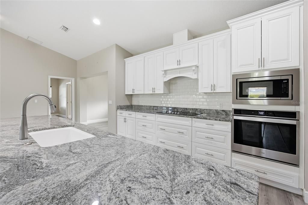 En Venta: $405,000 (4 camas, 2 baños, 2133 Pies cuadrados)