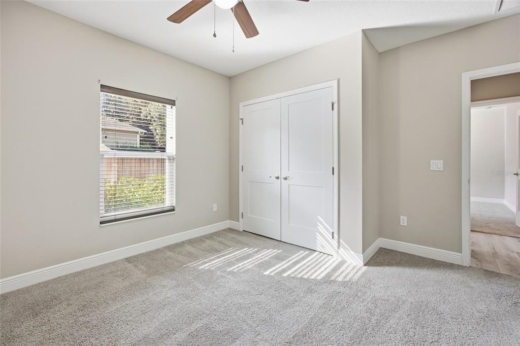 En Venta: $405,000 (4 camas, 2 baños, 2133 Pies cuadrados)