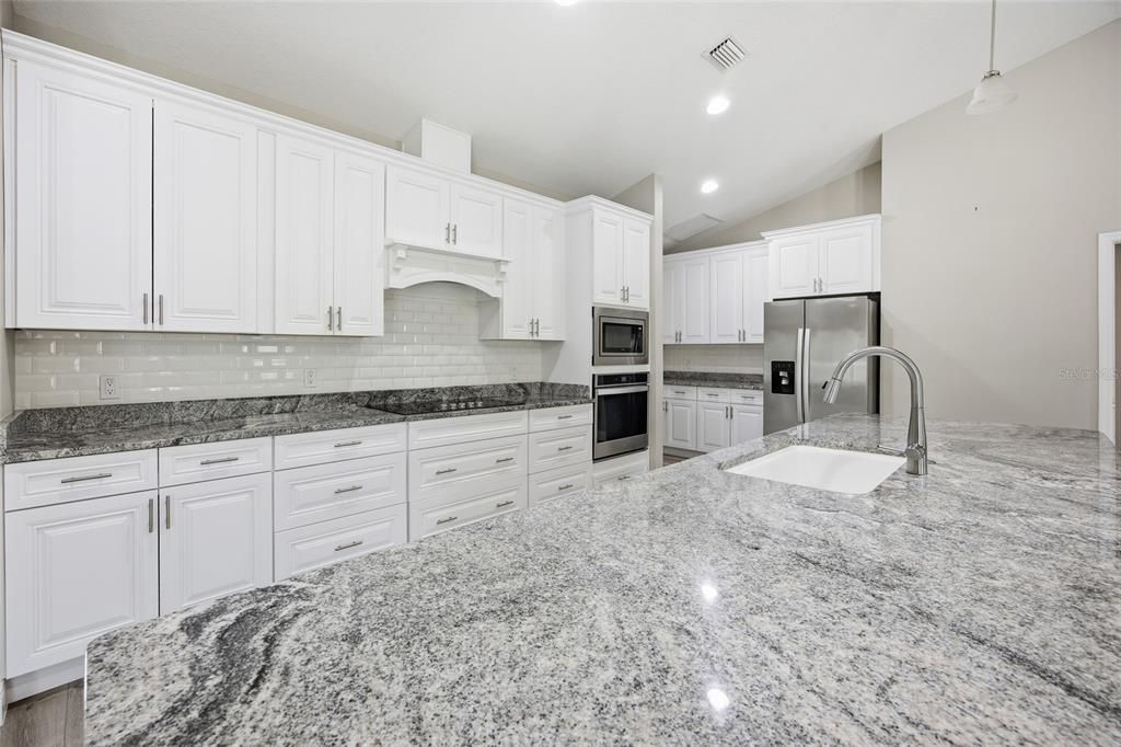 En Venta: $405,000 (4 camas, 2 baños, 2133 Pies cuadrados)