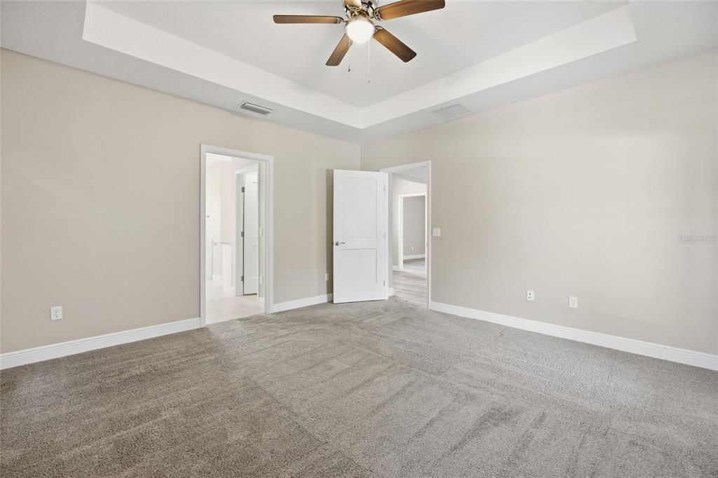 En Venta: $405,000 (4 camas, 2 baños, 2133 Pies cuadrados)