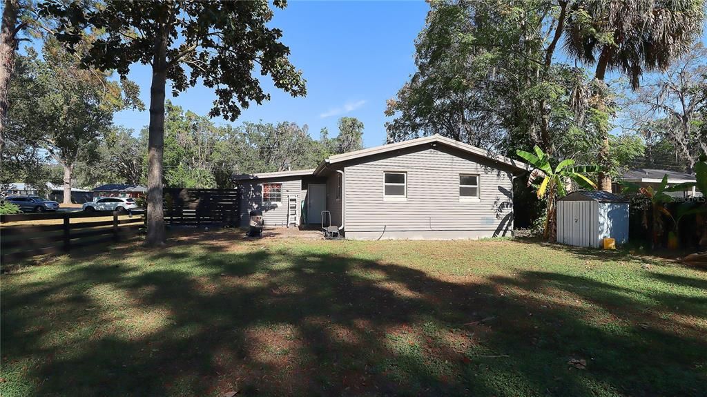 На продажу: $195,000 (4 спален, 1 ванн, 1196 Квадратных фут)