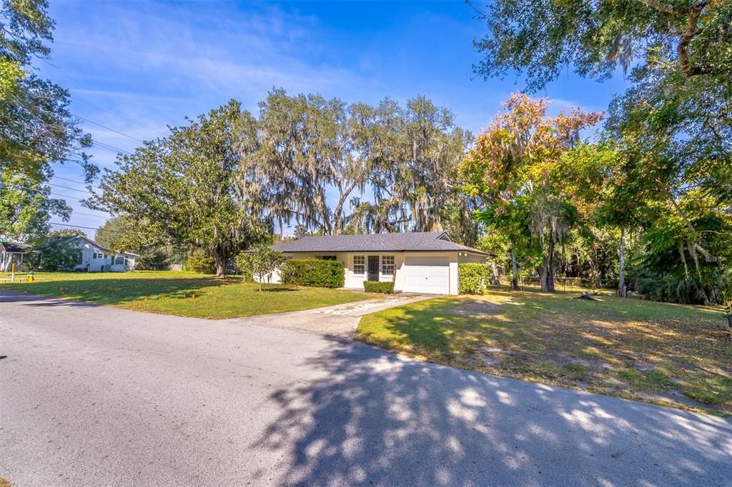 For Sale: $250,000 (2 beds, 1 baths, 1000 Square Feet)