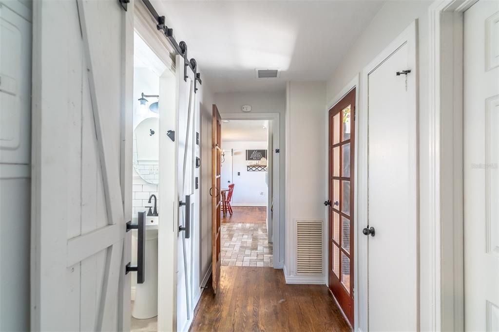 For Sale: $250,000 (2 beds, 1 baths, 1000 Square Feet)