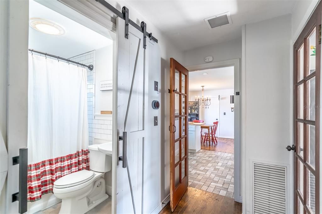 For Sale: $250,000 (2 beds, 1 baths, 1000 Square Feet)