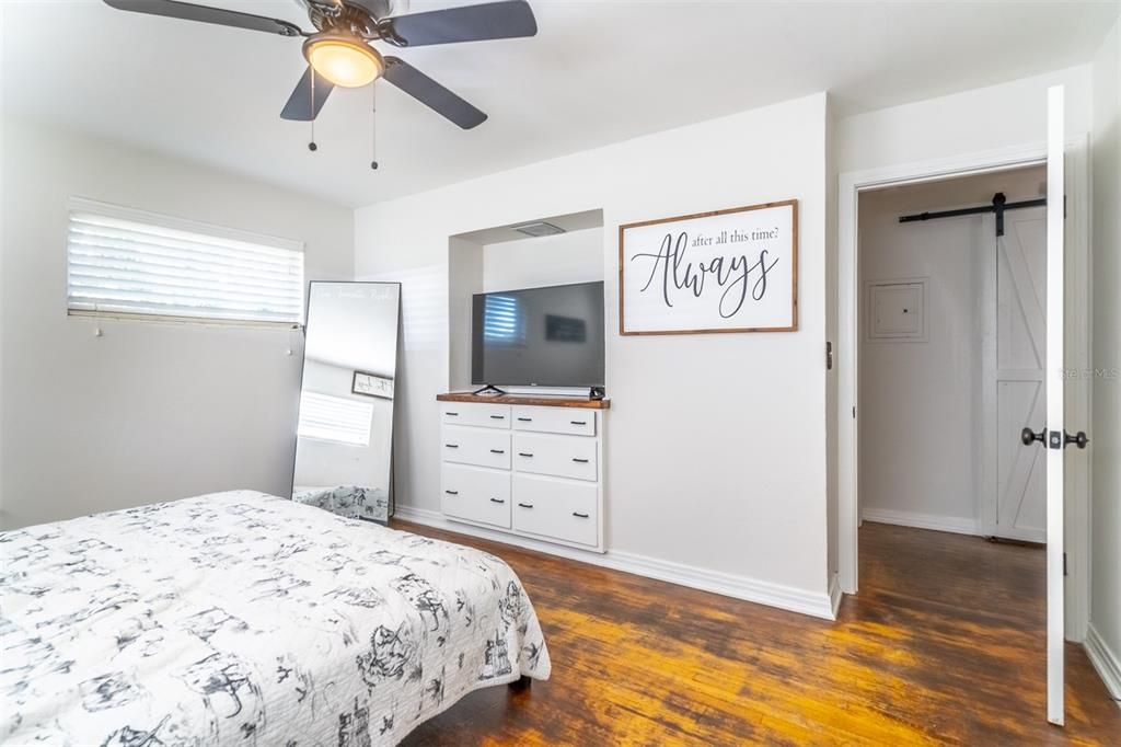 For Sale: $250,000 (2 beds, 1 baths, 1000 Square Feet)