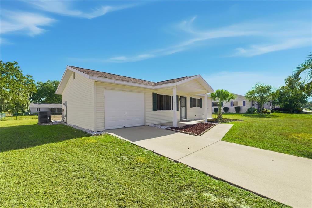 For Sale: $149,900 (2 beds, 1 baths, 768 Square Feet)