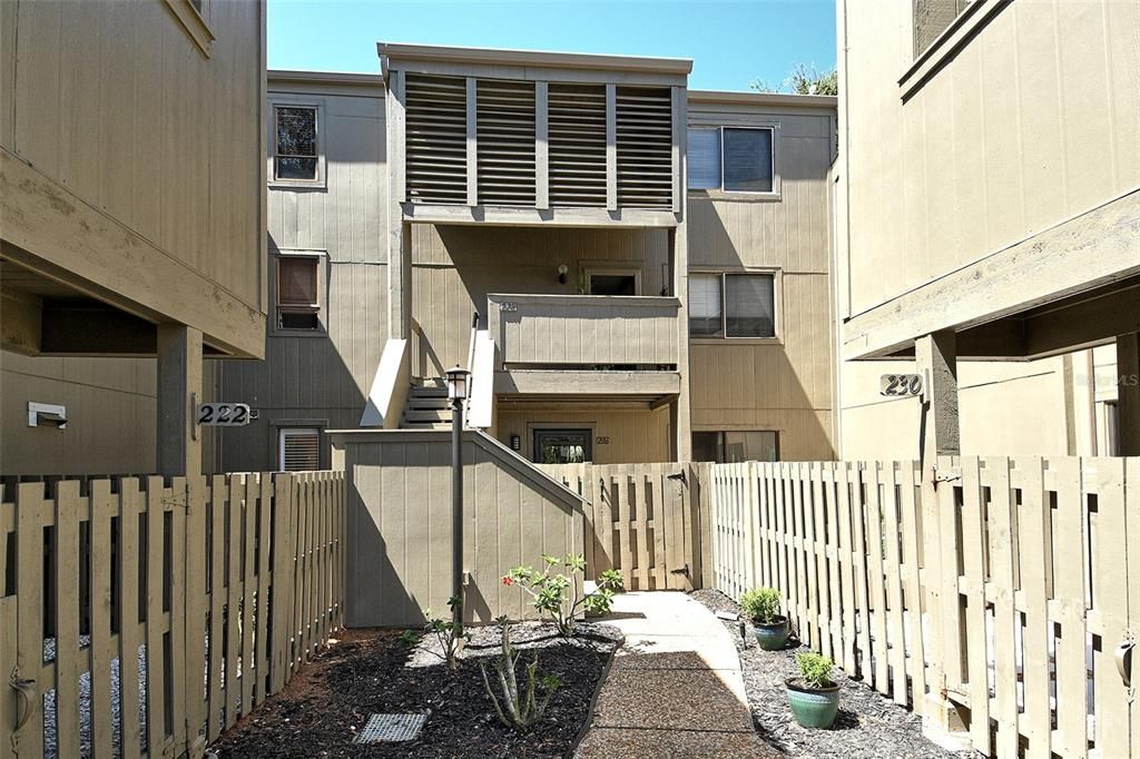 Vendido Recientemente: $200,000 (1 camas, 1 baños, 865 Pies cuadrados)