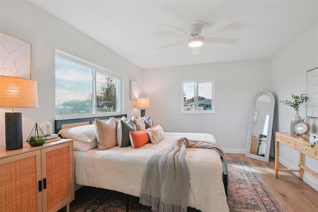 For Sale: $339,000 (2 beds, 1 baths, 1133 Square Feet)