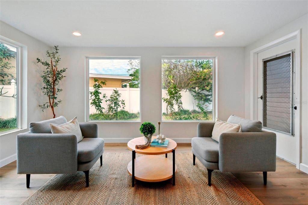 For Sale: $339,000 (2 beds, 1 baths, 1133 Square Feet)