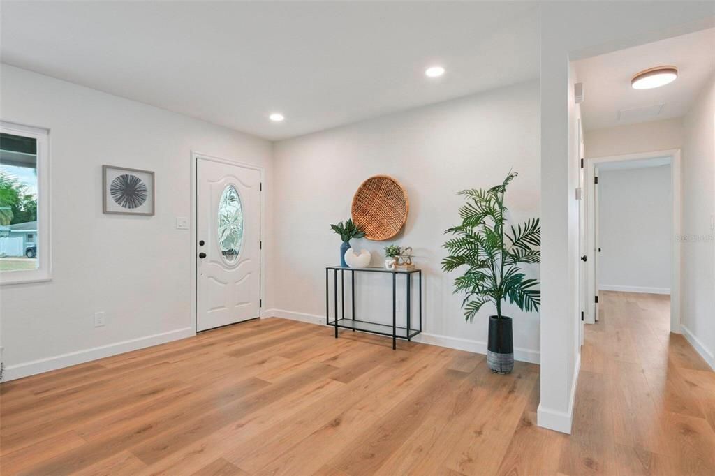 For Sale: $339,000 (2 beds, 1 baths, 1133 Square Feet)