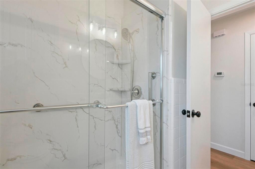 For Sale: $339,000 (2 beds, 1 baths, 1133 Square Feet)