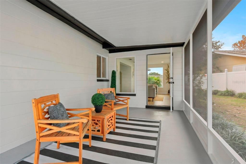 For Sale: $339,000 (2 beds, 1 baths, 1133 Square Feet)