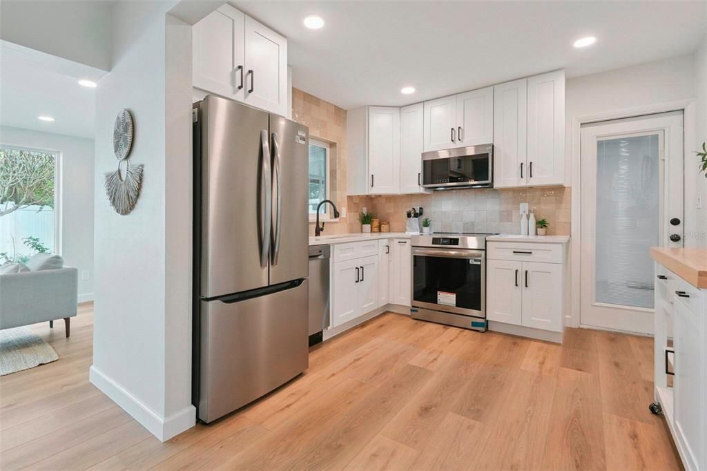 For Sale: $339,000 (2 beds, 1 baths, 1133 Square Feet)