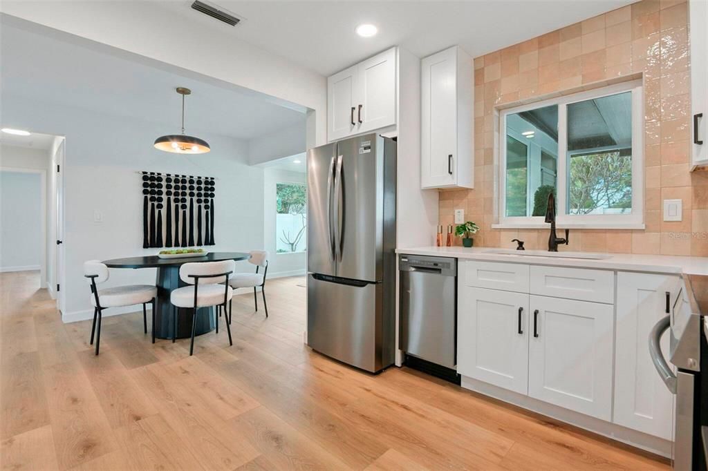 For Sale: $339,000 (2 beds, 1 baths, 1133 Square Feet)