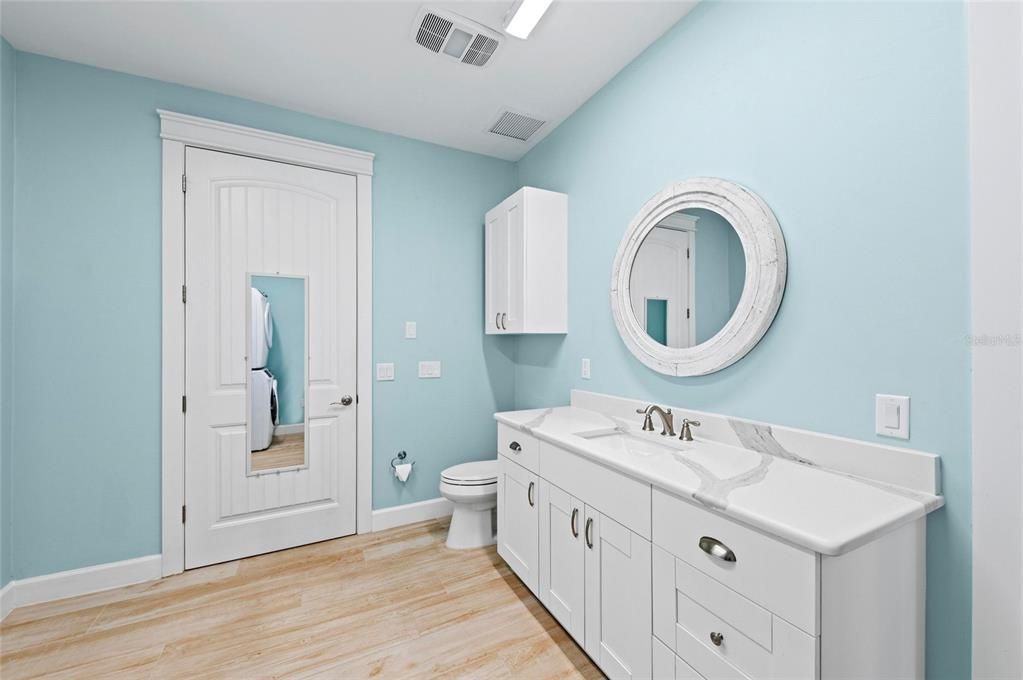 待售: $550,000 (1 贝兹, 1 浴室, 1000 平方英尺)