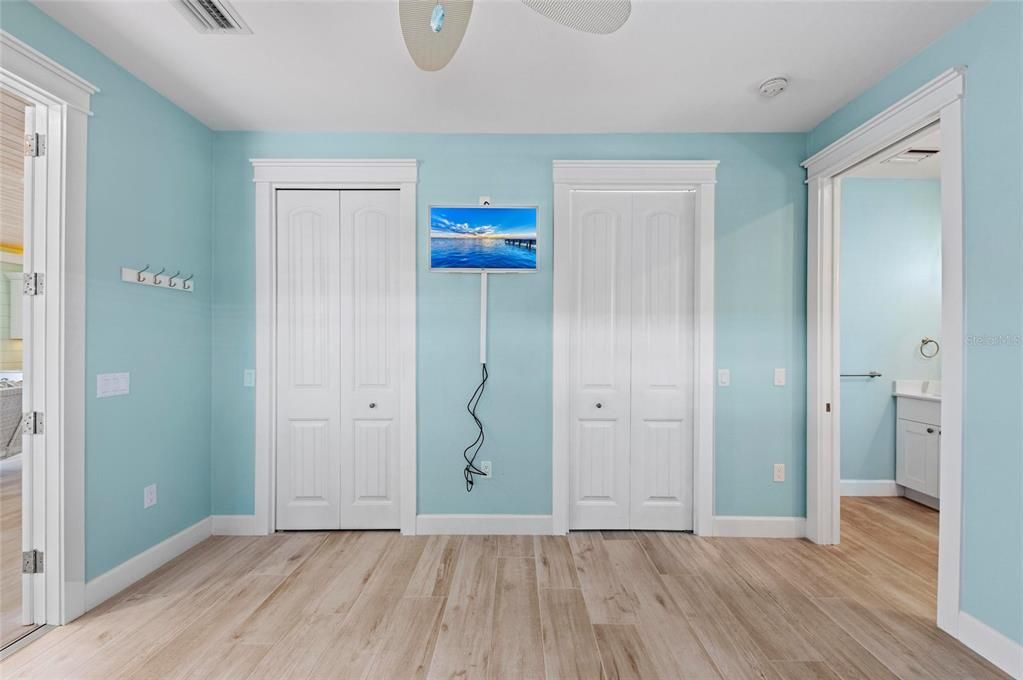 待售: $550,000 (1 贝兹, 1 浴室, 1000 平方英尺)