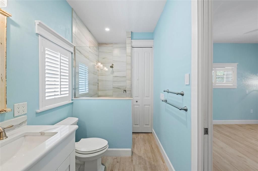 待售: $550,000 (1 贝兹, 1 浴室, 1000 平方英尺)