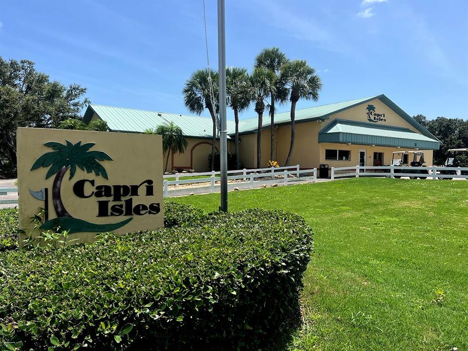 For Sale: $215,000 (2 beds, 2 baths, 908 Square Feet)