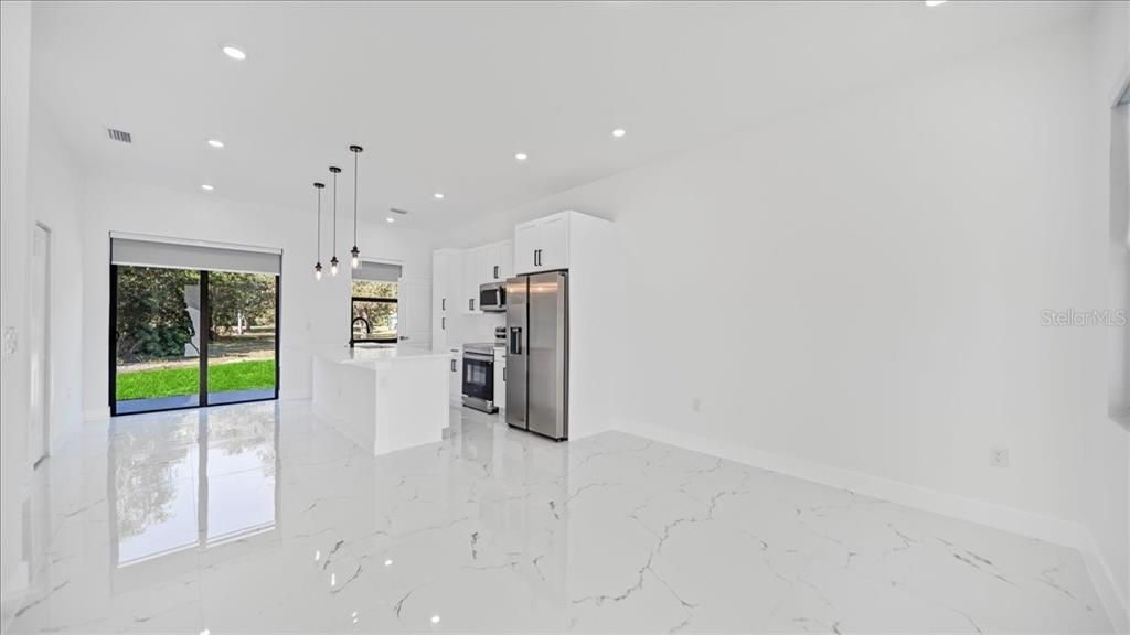 For Rent: $1,850 (3 beds, 2 baths, 1100 Square Feet)