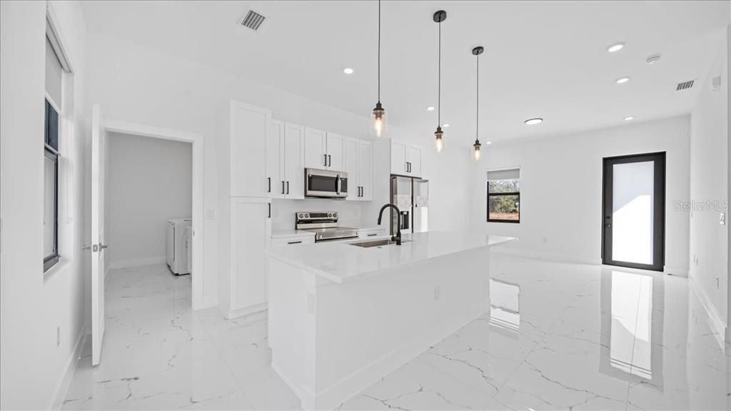 For Rent: $1,850 (3 beds, 2 baths, 1100 Square Feet)