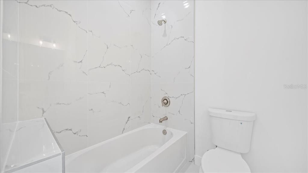 For Rent: $1,850 (3 beds, 2 baths, 1100 Square Feet)