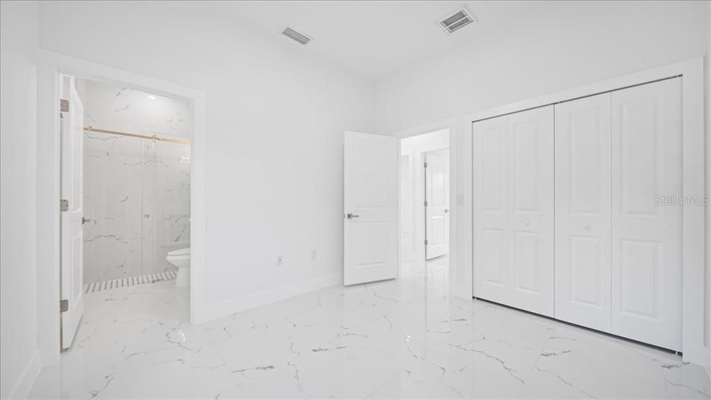 For Rent: $1,850 (3 beds, 2 baths, 1100 Square Feet)