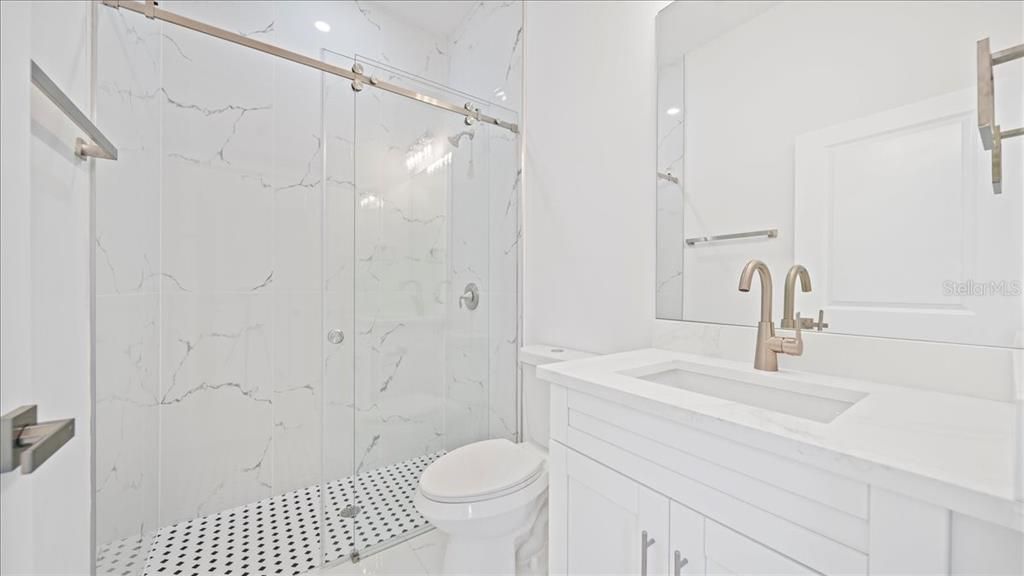 For Rent: $1,850 (3 beds, 2 baths, 1100 Square Feet)