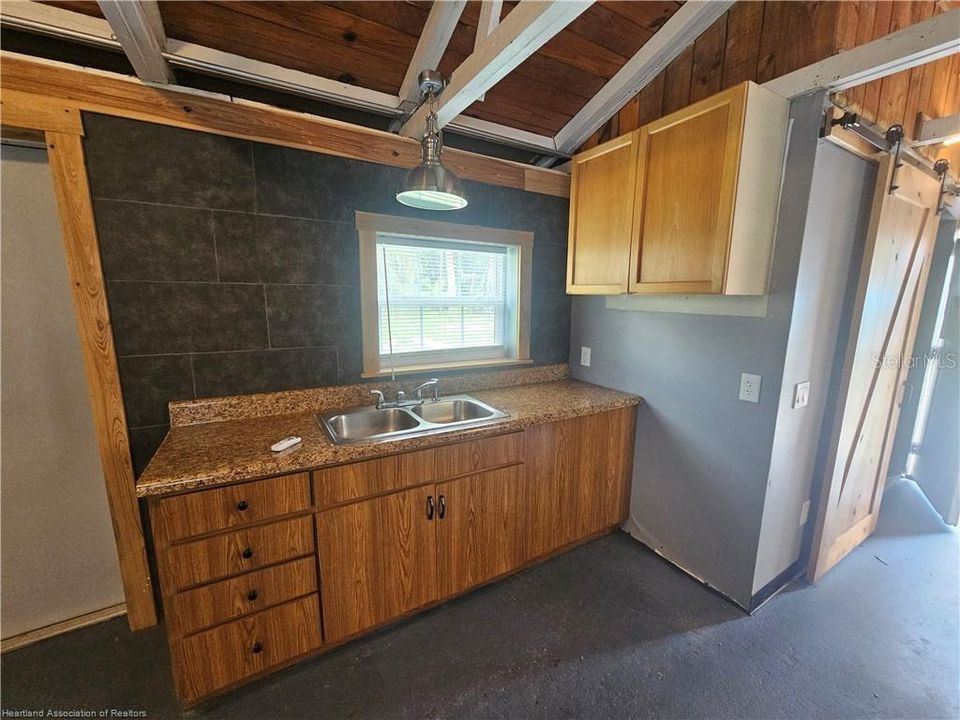 For Sale: $254,000 (3 beds, 2 baths, 1652 Square Feet)