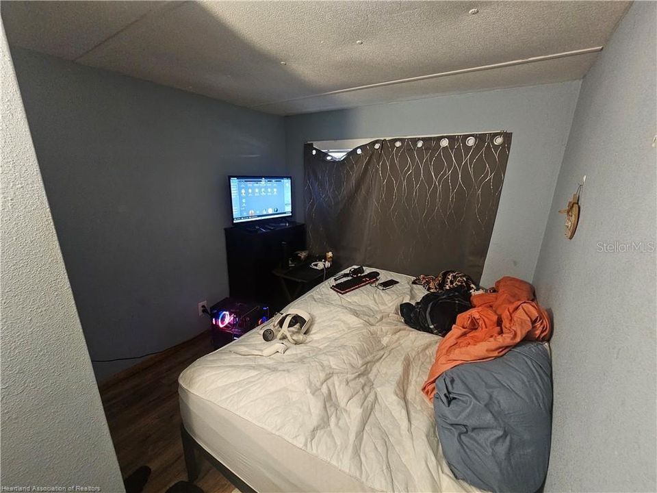 For Sale: $254,000 (3 beds, 2 baths, 1652 Square Feet)