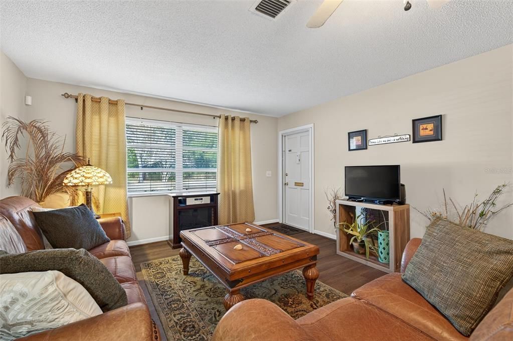 En Venta: $149,000 (2 camas, 2 baños, 1109 Pies cuadrados)