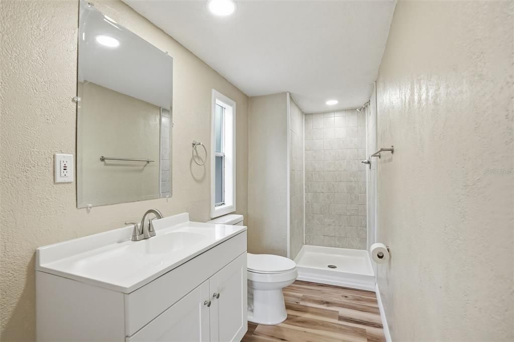 На продажу: $279,000 (3 спален, 2 ванн, 960 Квадратных фут)