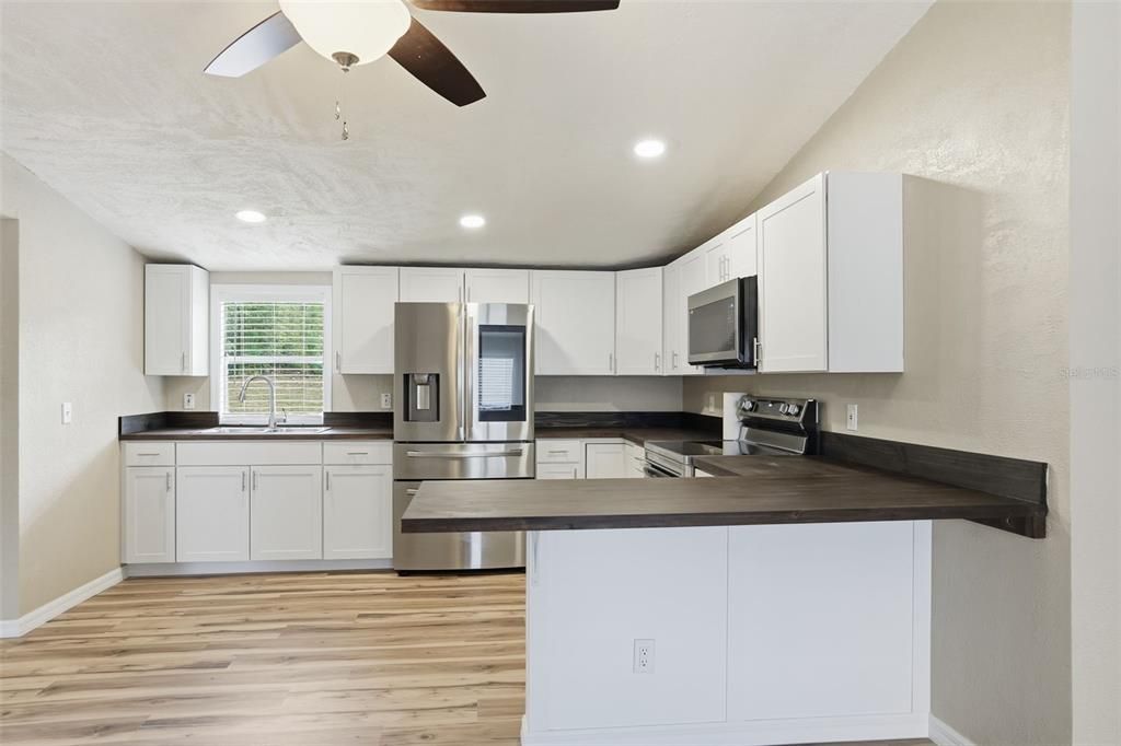 На продажу: $279,000 (3 спален, 2 ванн, 960 Квадратных фут)