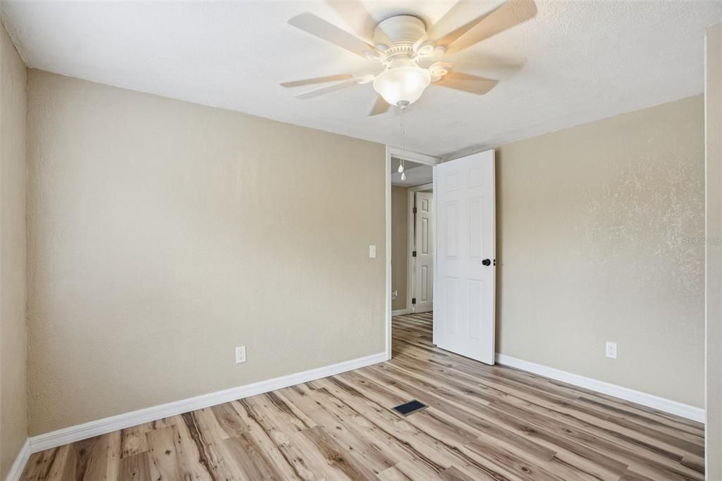 На продажу: $279,000 (3 спален, 2 ванн, 960 Квадратных фут)