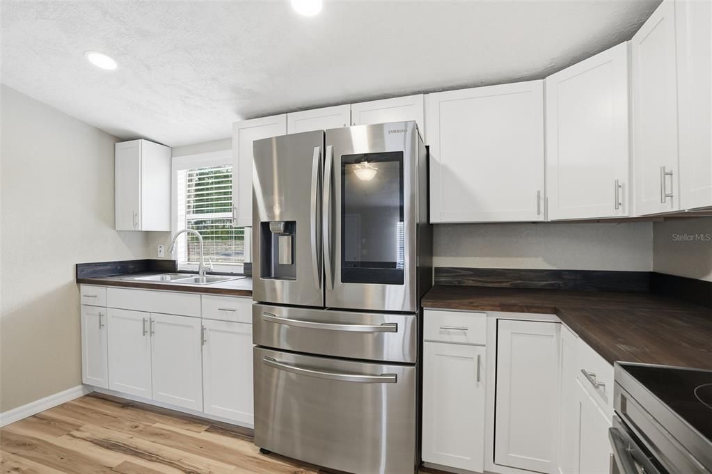 На продажу: $279,000 (3 спален, 2 ванн, 960 Квадратных фут)