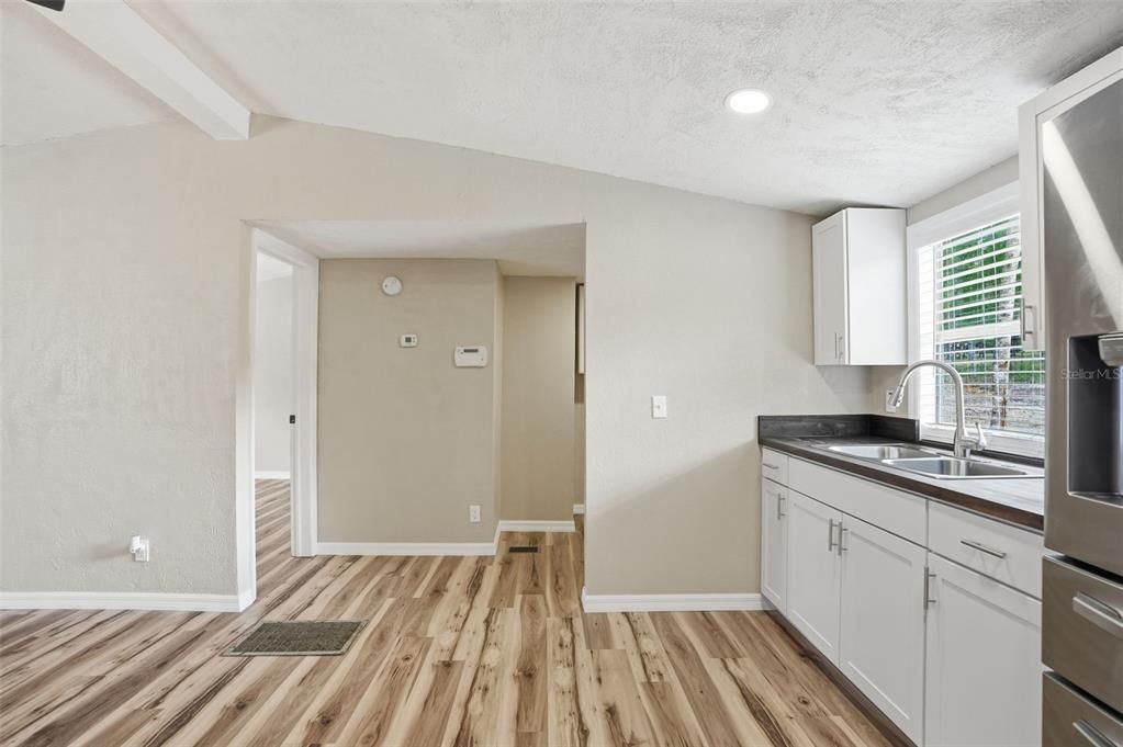 На продажу: $279,000 (3 спален, 2 ванн, 960 Квадратных фут)