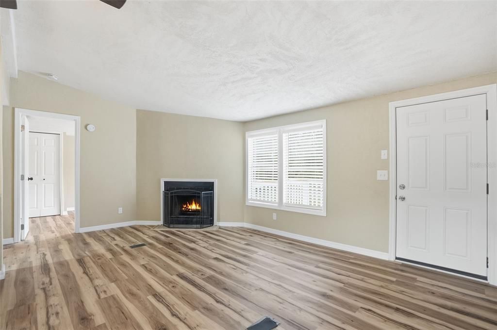 На продажу: $279,000 (3 спален, 2 ванн, 960 Квадратных фут)