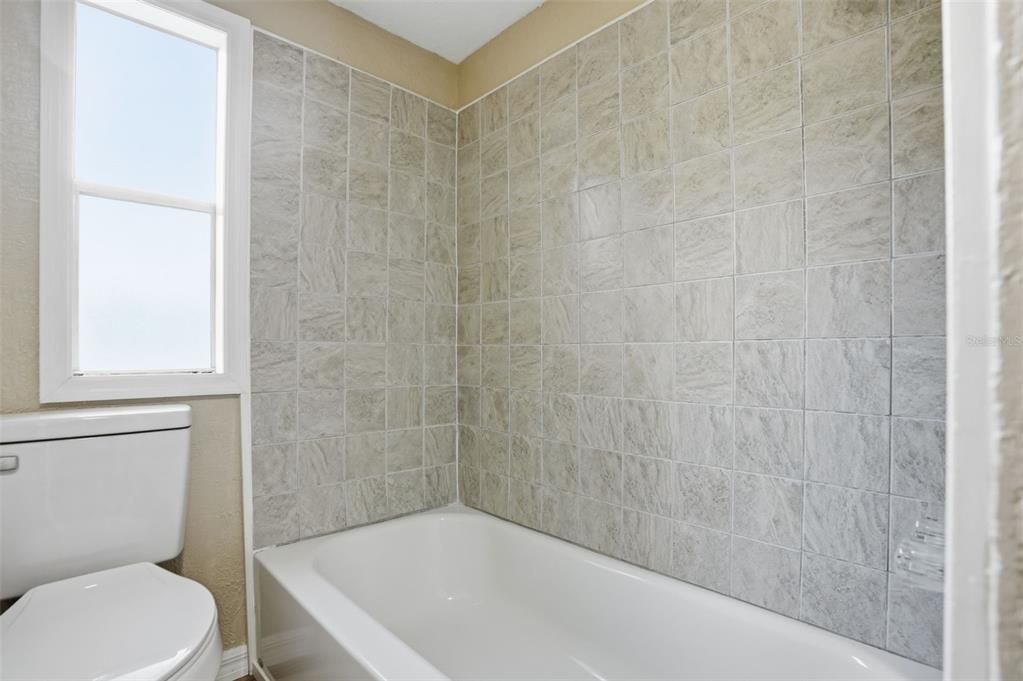 На продажу: $279,000 (3 спален, 2 ванн, 960 Квадратных фут)