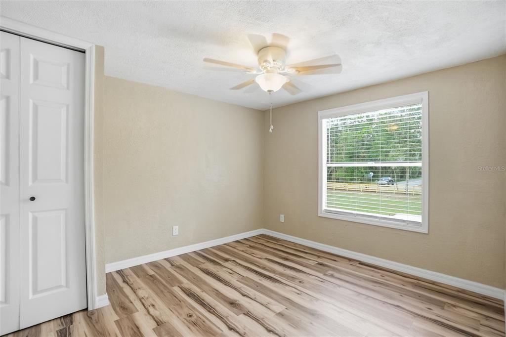 На продажу: $279,000 (3 спален, 2 ванн, 960 Квадратных фут)