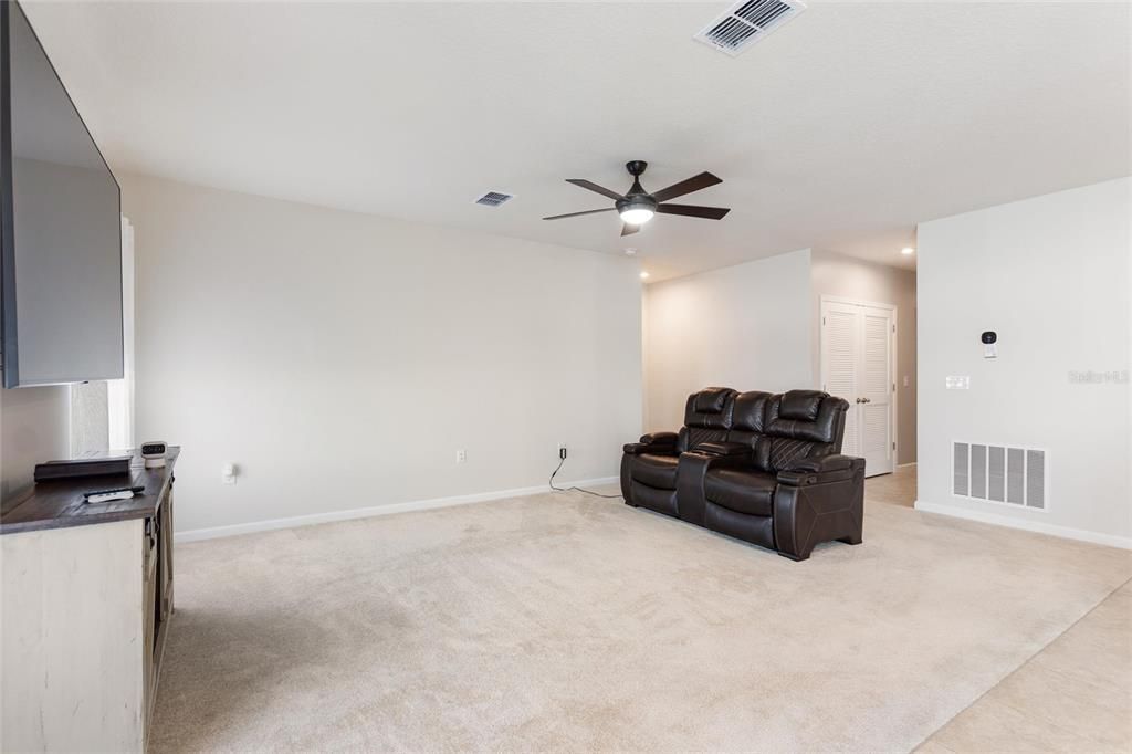 待售: $320,000 (3 贝兹, 2 浴室, 1450 平方英尺)