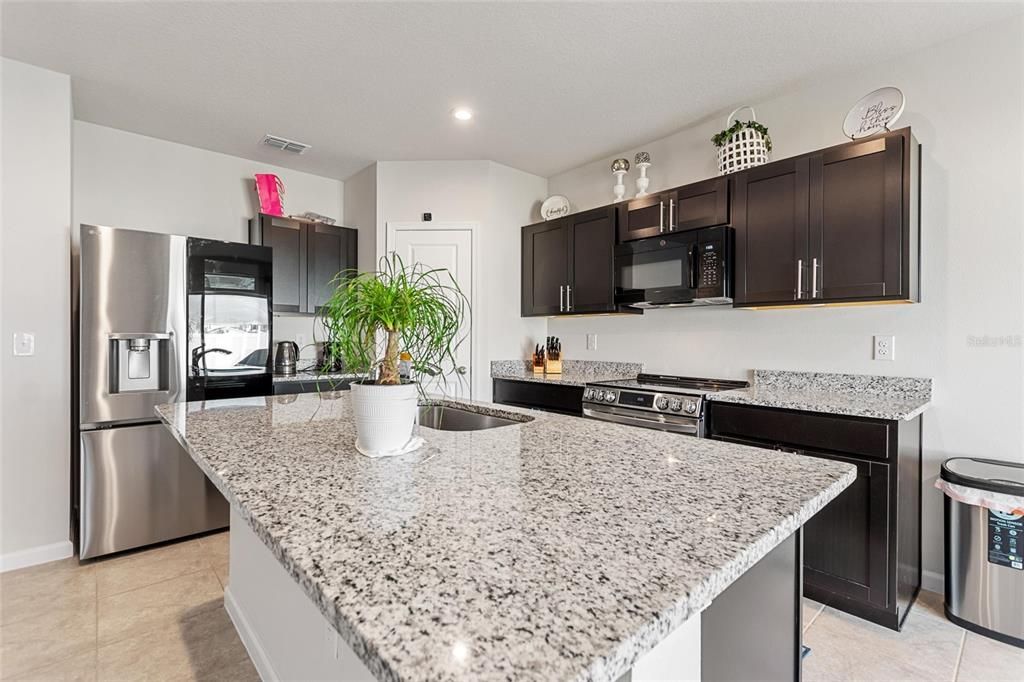 待售: $320,000 (3 贝兹, 2 浴室, 1450 平方英尺)