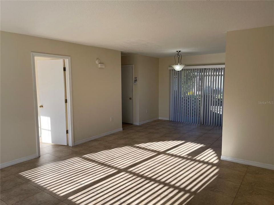 На продажу: $360,000 (4 спален, 0 ванн, 2214 Квадратных фут)