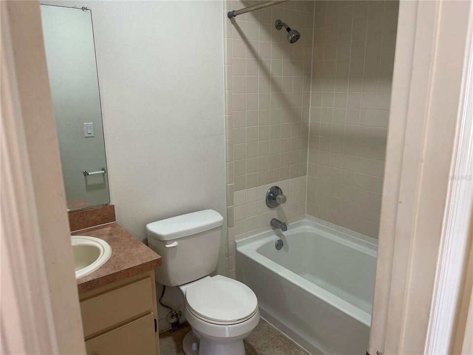 На продажу: $360,000 (4 спален, 0 ванн, 2214 Квадратных фут)