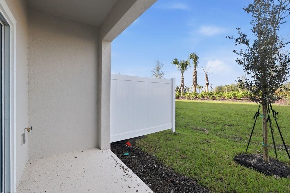 For Sale: $219,999 (2 beds, 2 baths, 1219 Square Feet)