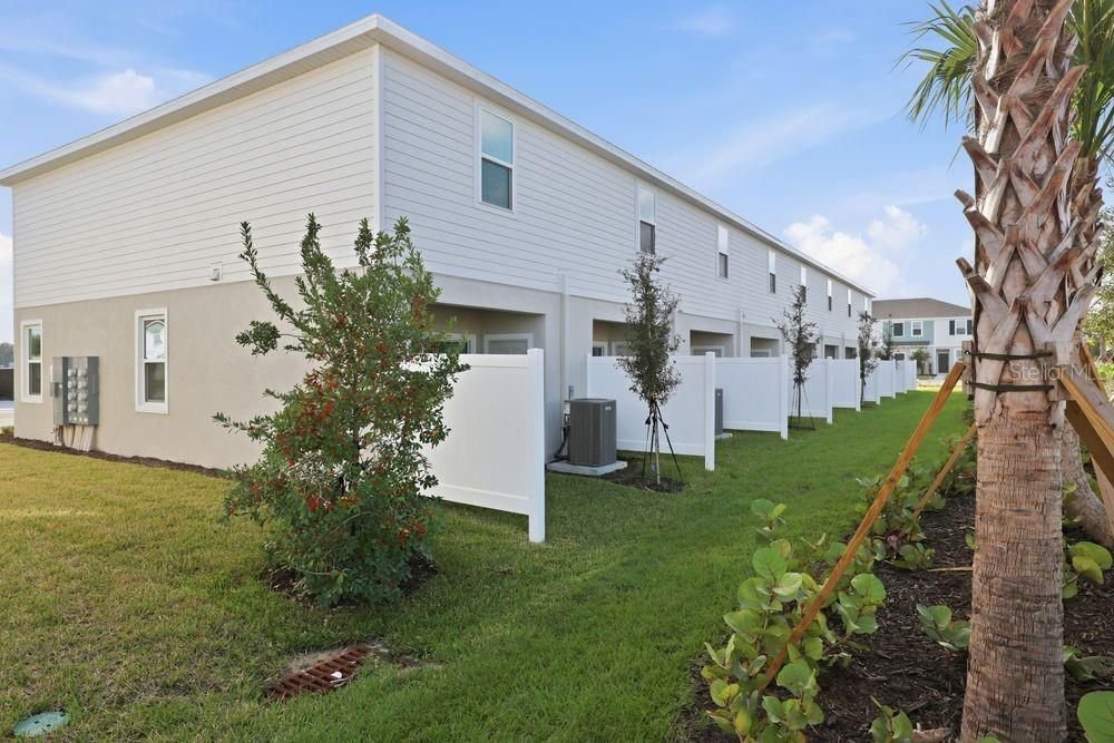 For Sale: $219,999 (2 beds, 2 baths, 1219 Square Feet)