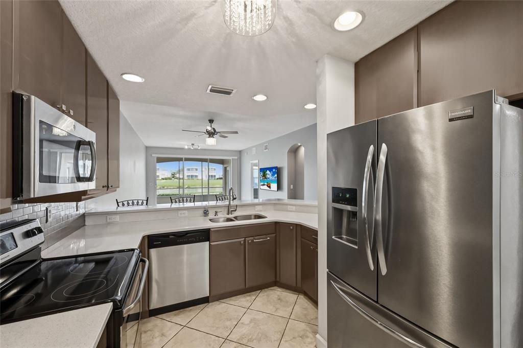 For Sale: $395,000 (2 beds, 2 baths, 1610 Square Feet)