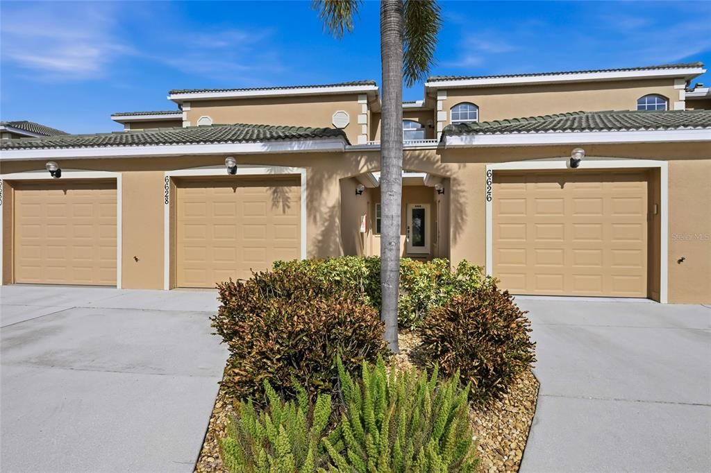 For Sale: $395,000 (2 beds, 2 baths, 1610 Square Feet)