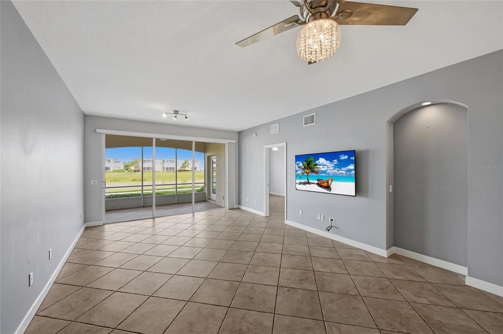 For Sale: $395,000 (2 beds, 2 baths, 1610 Square Feet)