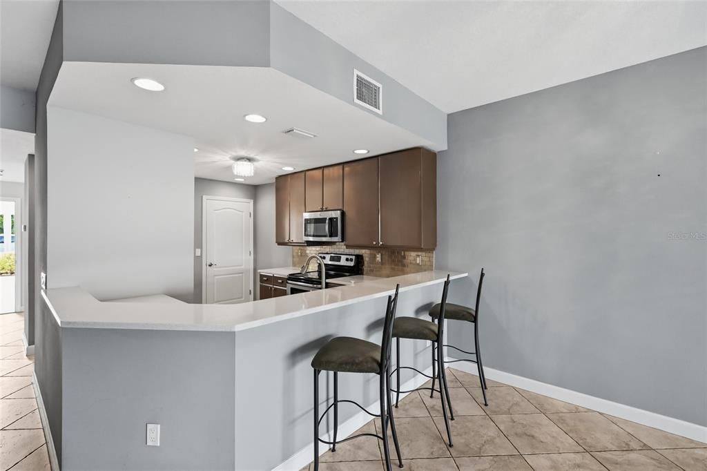 For Sale: $395,000 (2 beds, 2 baths, 1610 Square Feet)